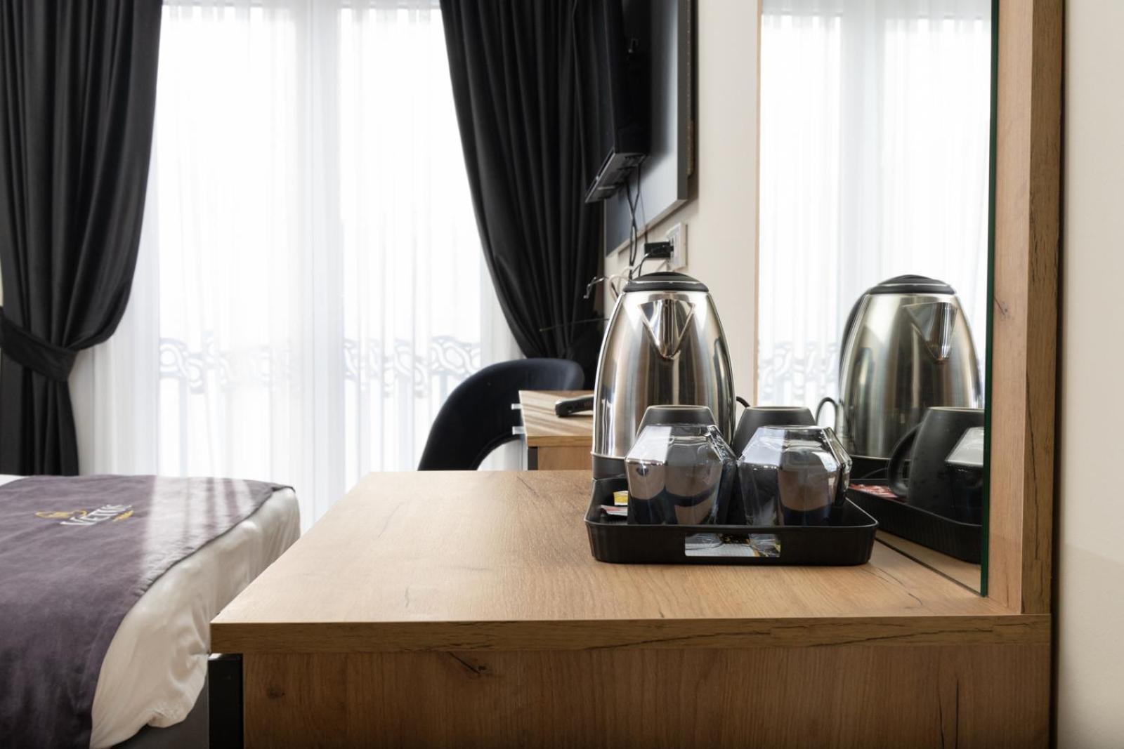 Vetus Hotel Pristina Kültér fotó