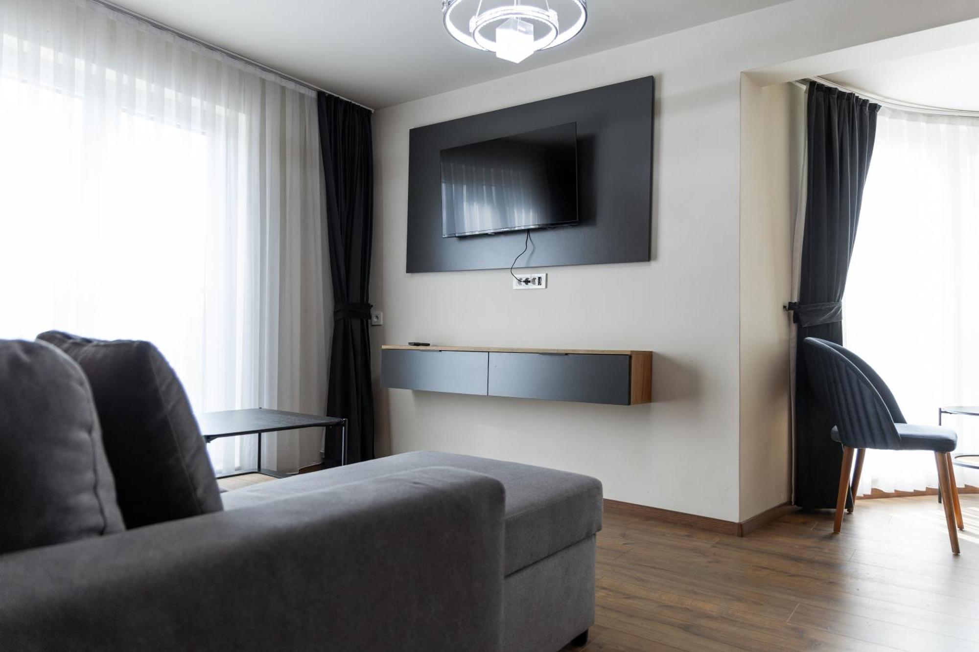Vetus Hotel Pristina Kültér fotó