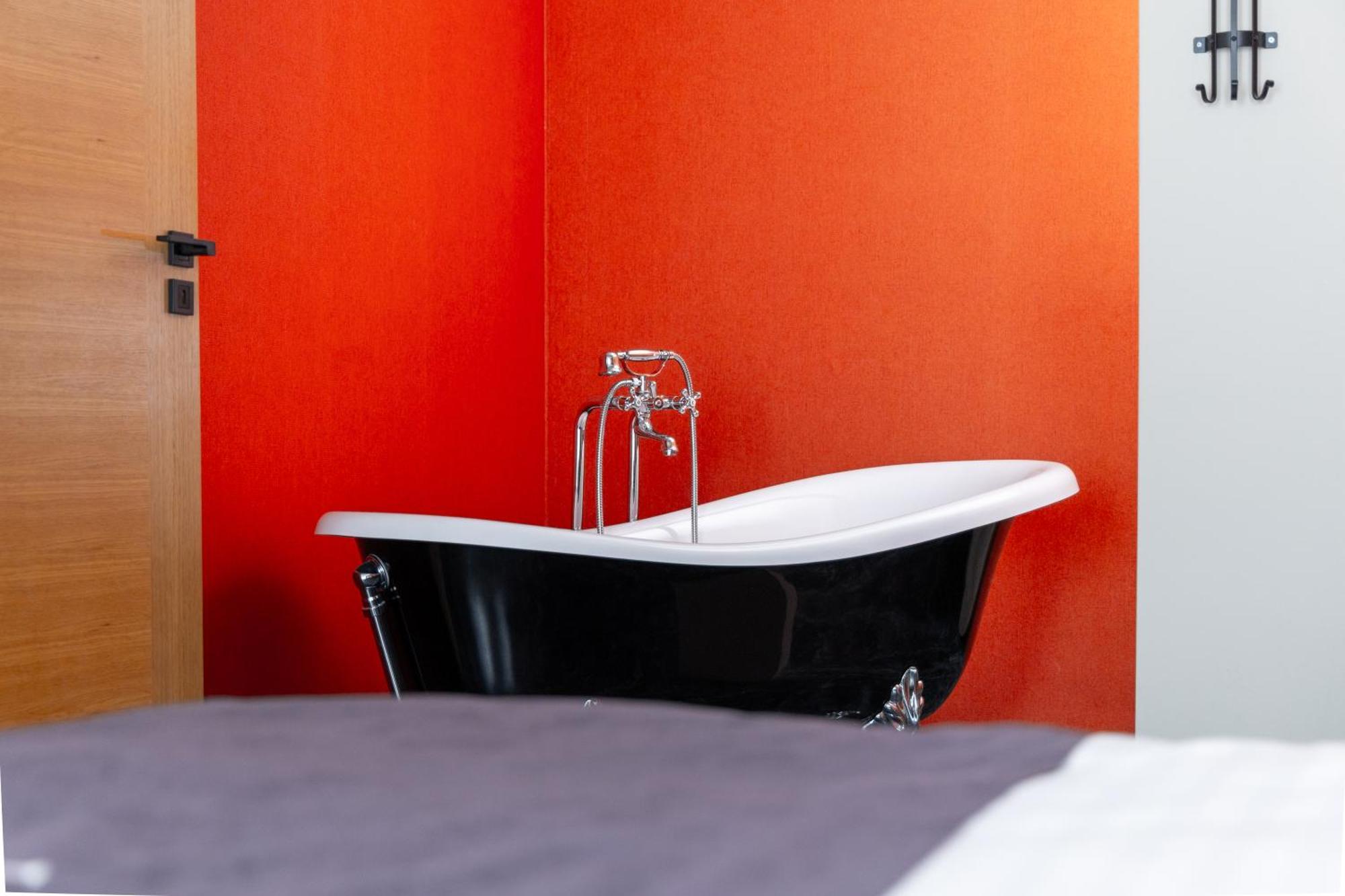 Vetus Hotel Pristina Kültér fotó